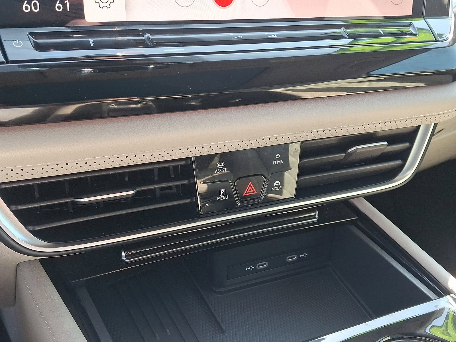 Used 2025 Volkswagen Atlas SEL Premium R-Line AWD/4WD image 16