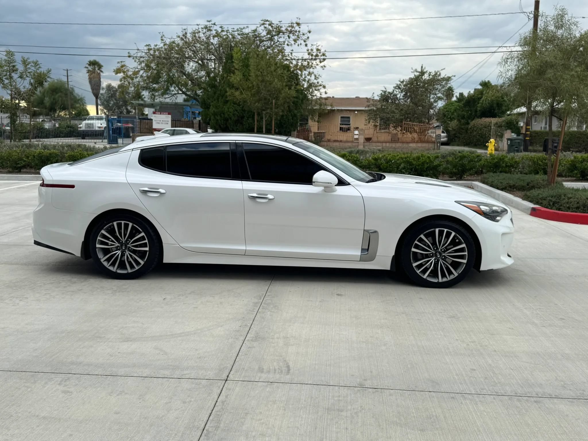 Used 2019 Kia Stinger Premium RWD image 3