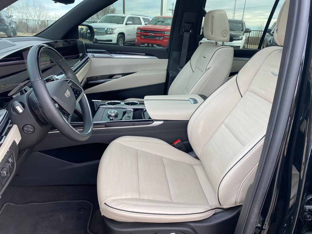 Used 2025 Cadillac Escalade Sport image 11