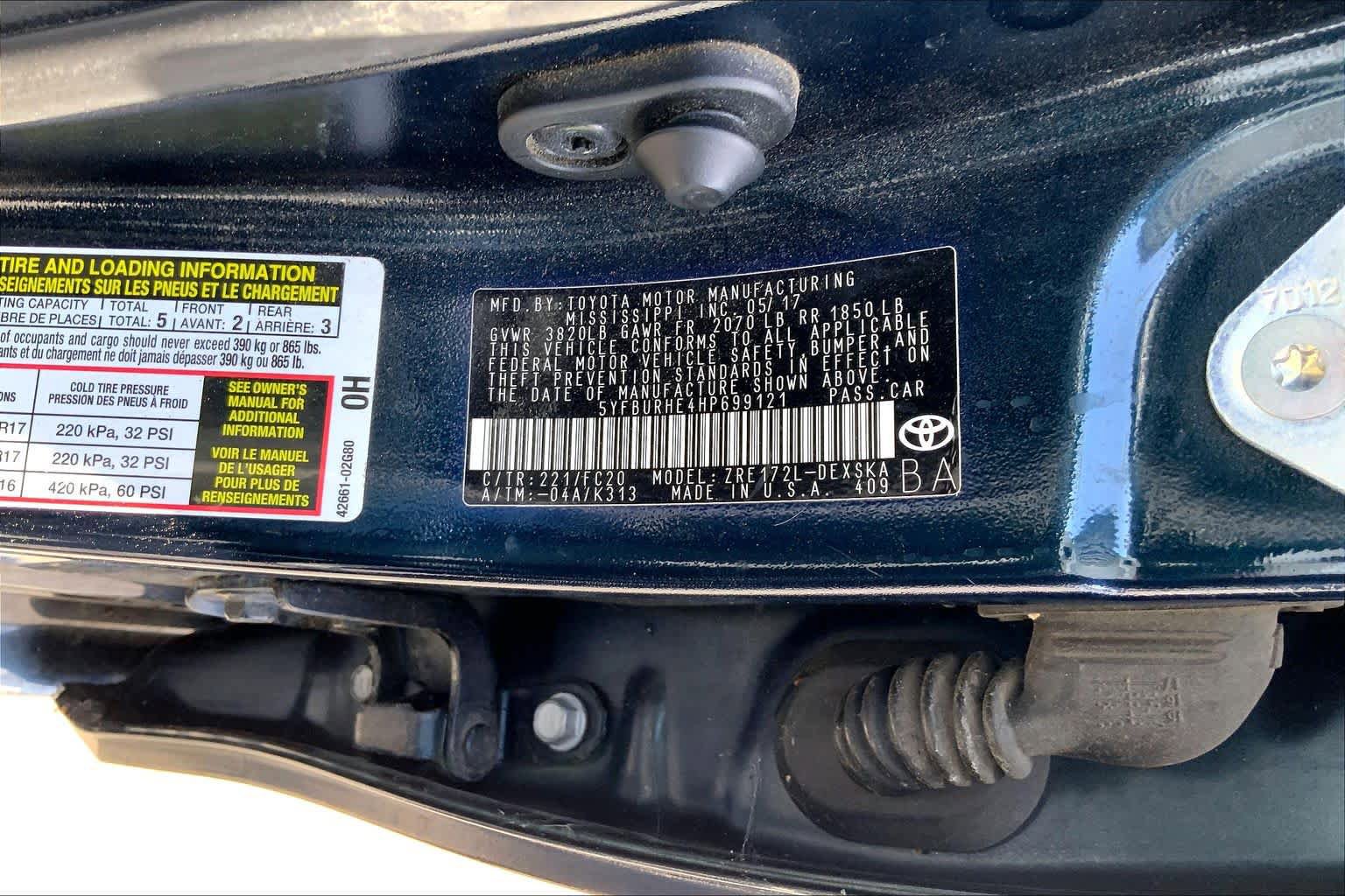 Used 2017 Toyota Corolla SE w/ Carpet Mat Package (TMS) FWD image 34