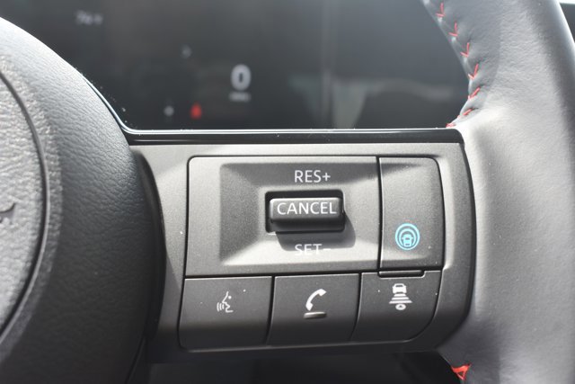 Used 2025 Nissan Kicks SR FWD image 21