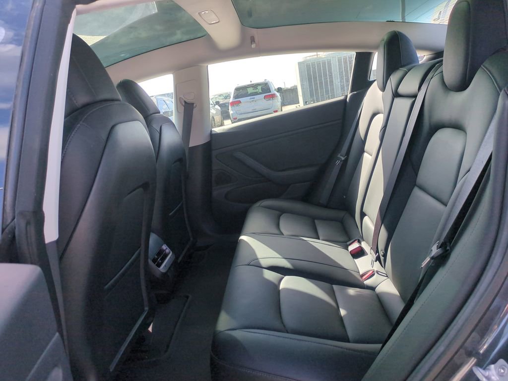 Used 2018 Tesla Model 3 Long Range image 13