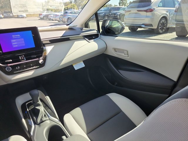 Used 2025 Toyota Corolla LE image 23