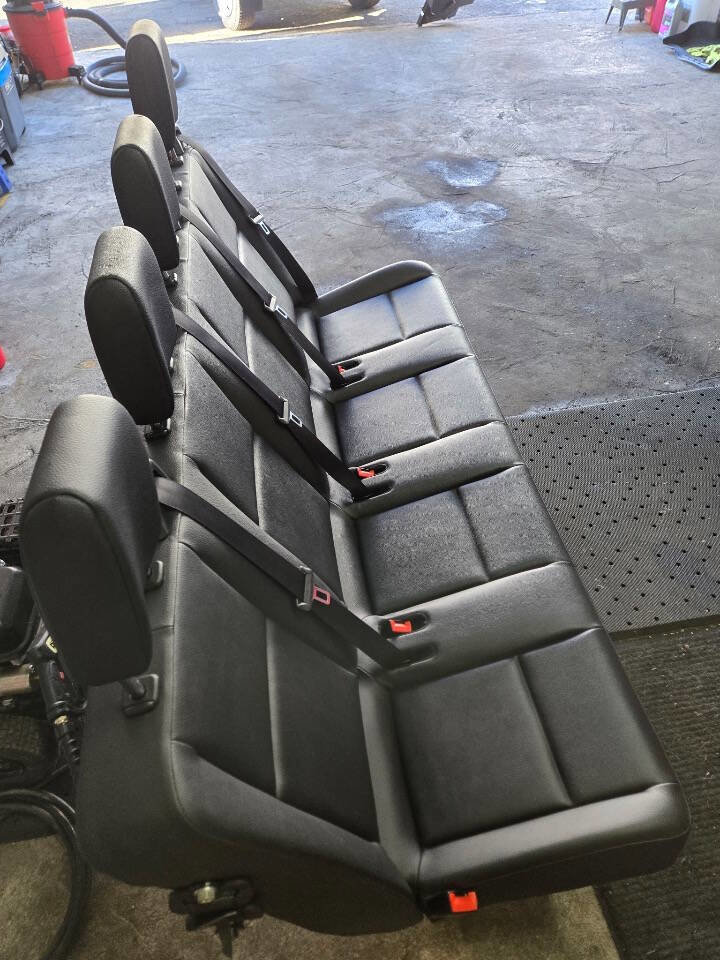 Used 2017 Mercedes-Benz Sprinter 2500 image 39