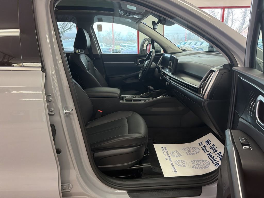 Used 2025 Kia Sorento S w/ Panoramic Sunroof Package image 30
