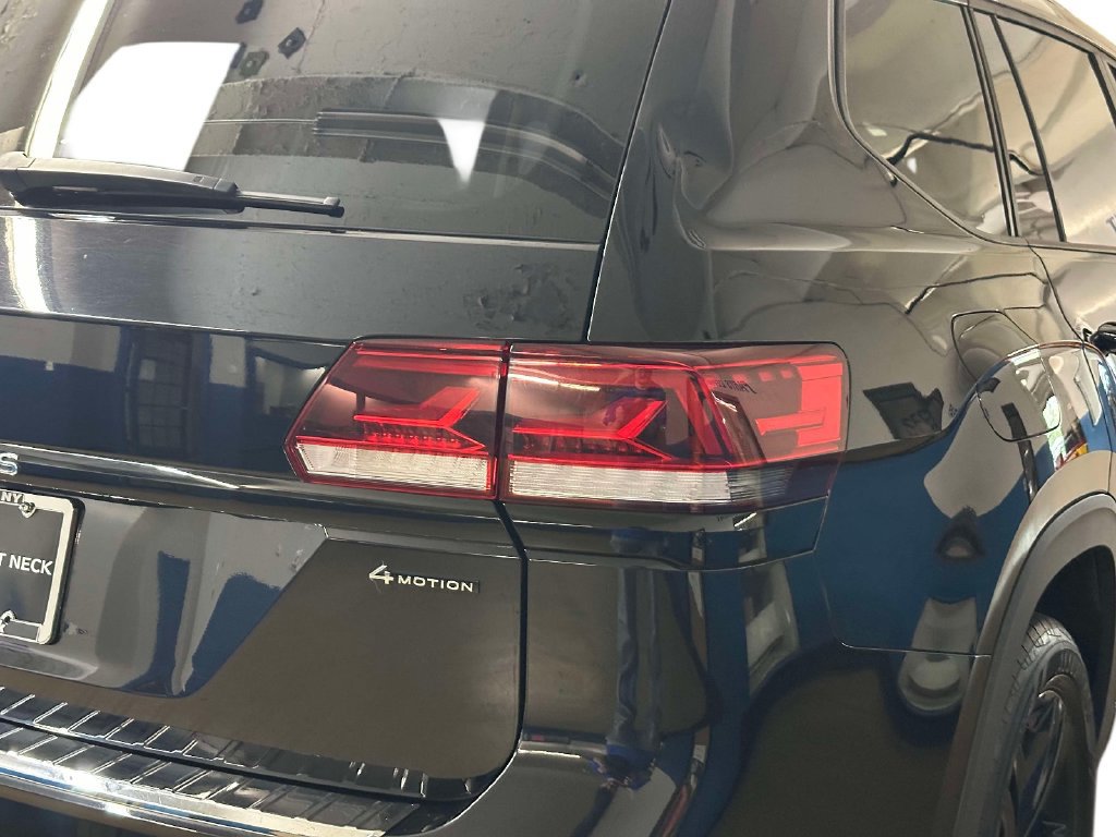 Used 2023 Volkswagen Atlas SEL R-Line AWD/4WD image 14