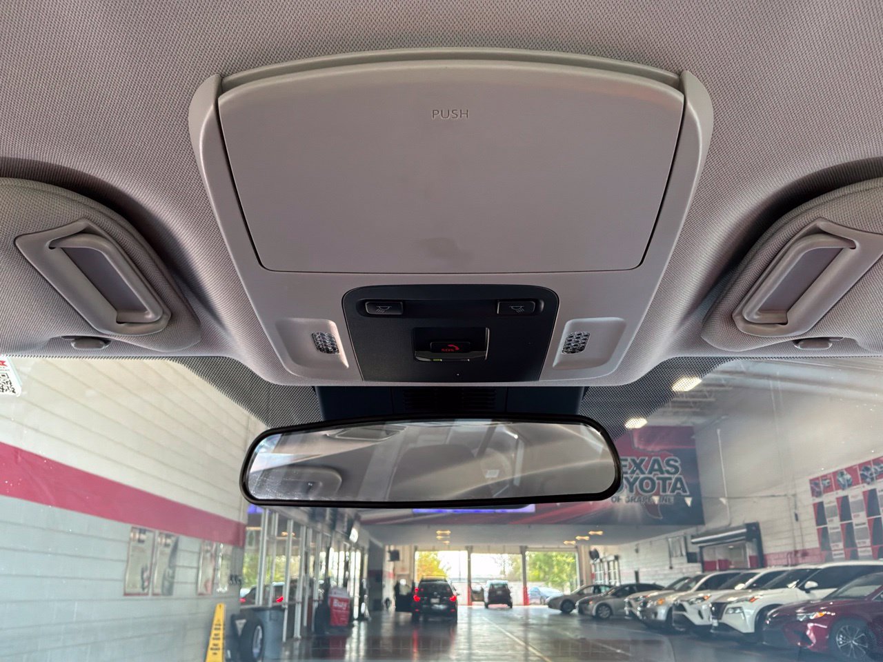Used 2025 Toyota Camry LE FWD image 12