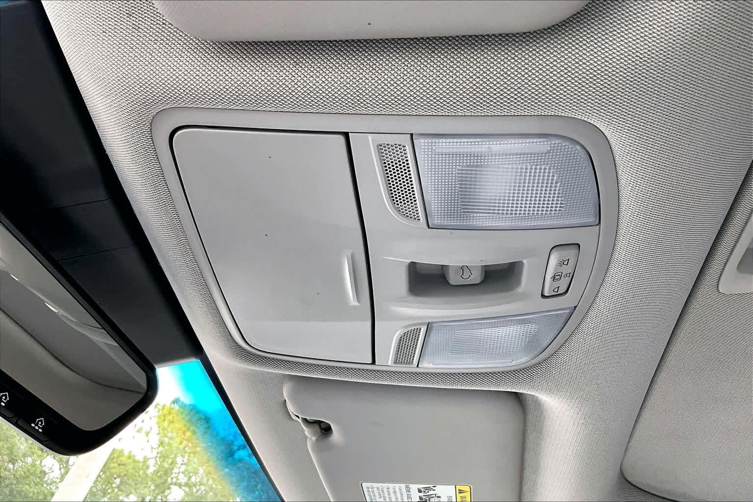 Used 2022 Hyundai Kona Limited FWD image 34