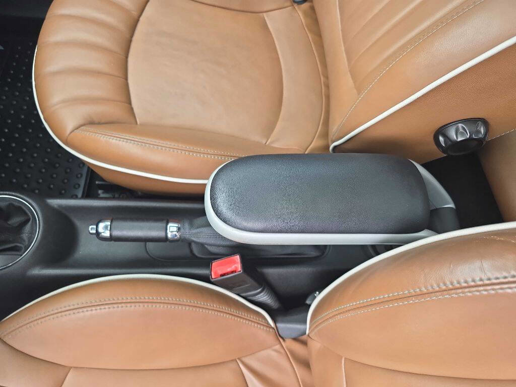 Used 2010 MINI Cooper Hardtop image 14