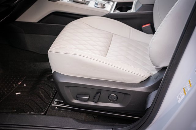 Used 2023 Mitsubishi Outlander SEL image 14