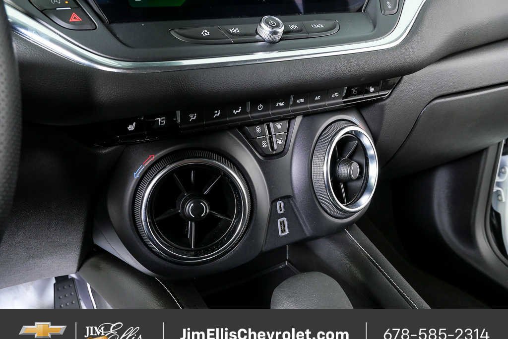 Certified 2025 Chevrolet Blazer LT FWD image 15