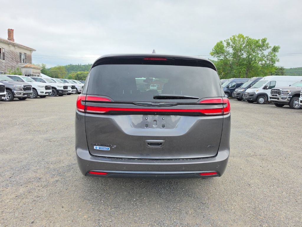 Used 2021 Chrysler Pacifica Touring w/ Cold Weather Group AWD/4WD image 6