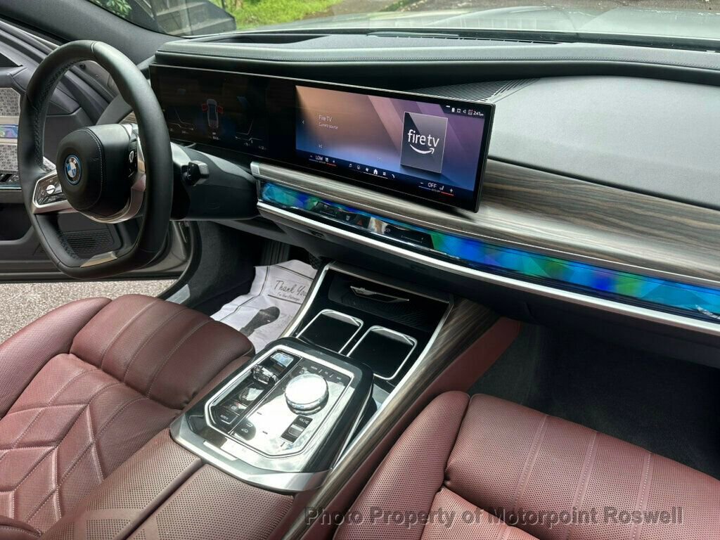 Used 2023 BMW i7 xDrive60 w/ Executive Package 2 AWD/4WD image 27