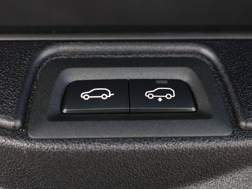 Used 2024 BMW X7 xDrive40i w/ M Sport Package image 11