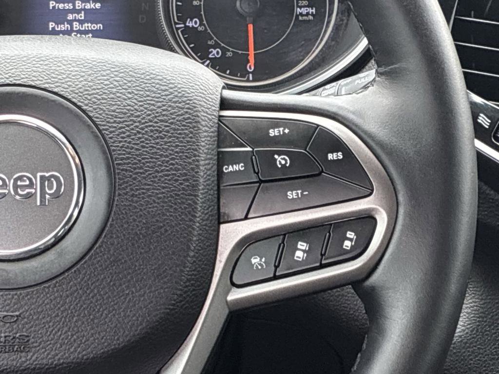 Used 2019 Jeep Cherokee Limited w/ Luxury Group FWD image 23