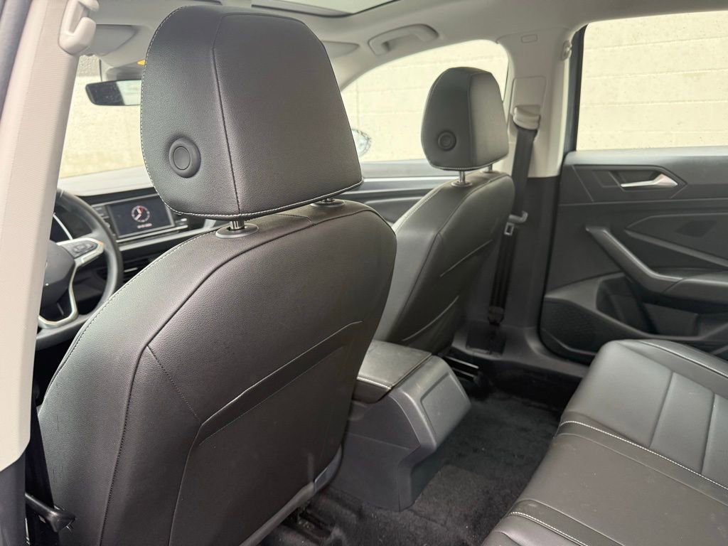 Used 2024 Volkswagen Jetta SE w/ Panoramic Sunroof Package image 23