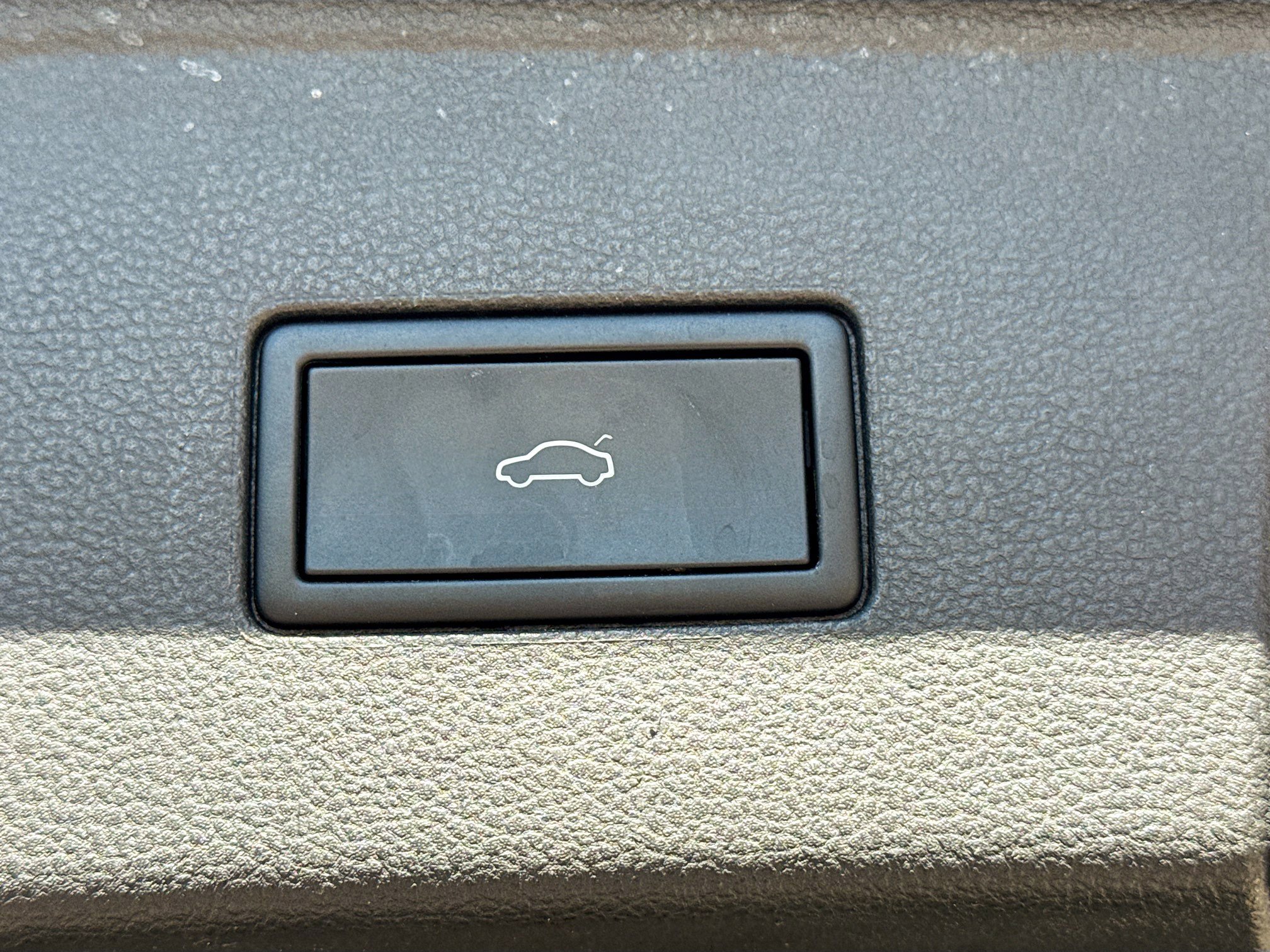 Used 2024 Volkswagen Atlas SE image 12