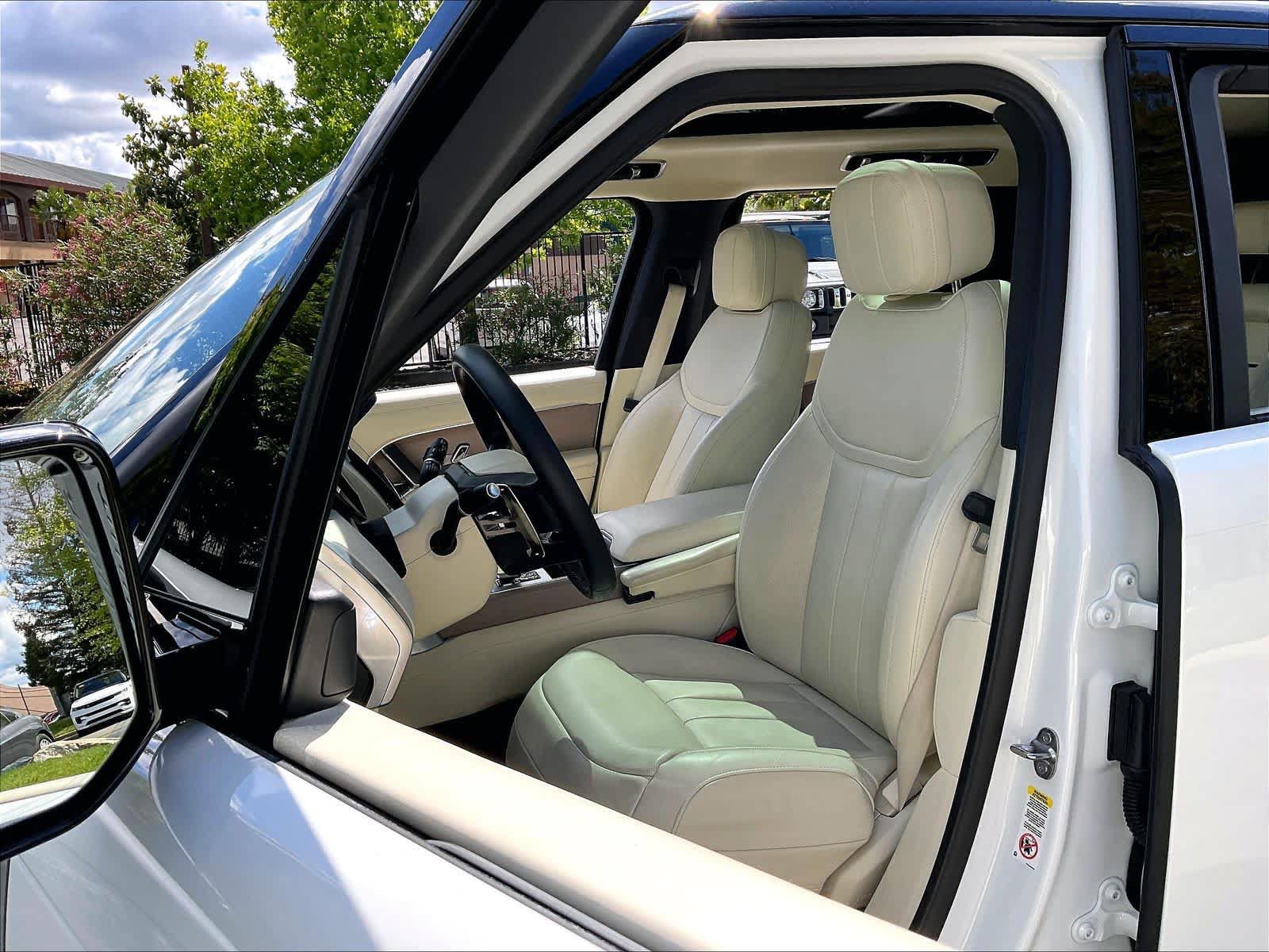 Used 2025 Land Rover Range Rover SE AWD/4WD image 25