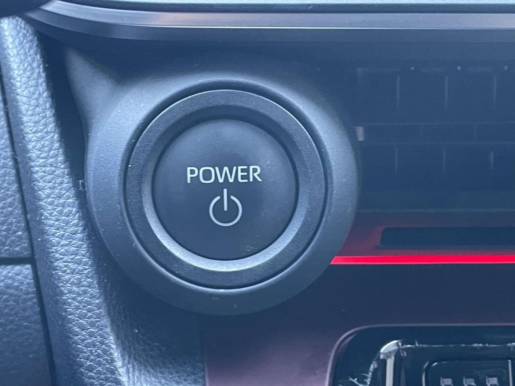 Used 2025 Toyota Prius Plug-In Hybrid image 31