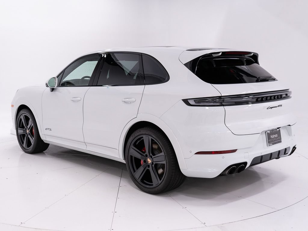 Used 2026 Porsche Cayenne GTS AWD/4WD image 3