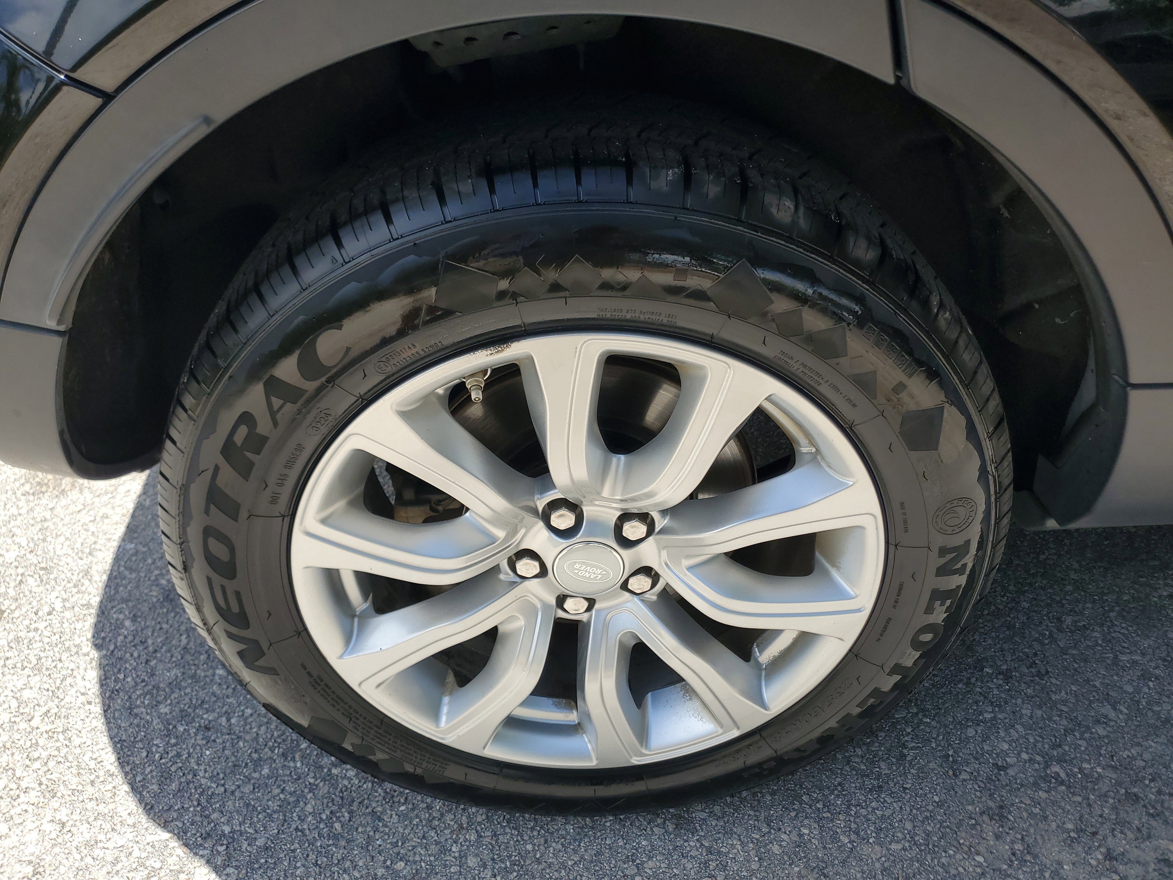 Used 2019 Land Rover Range Rover Evoque SE image 7