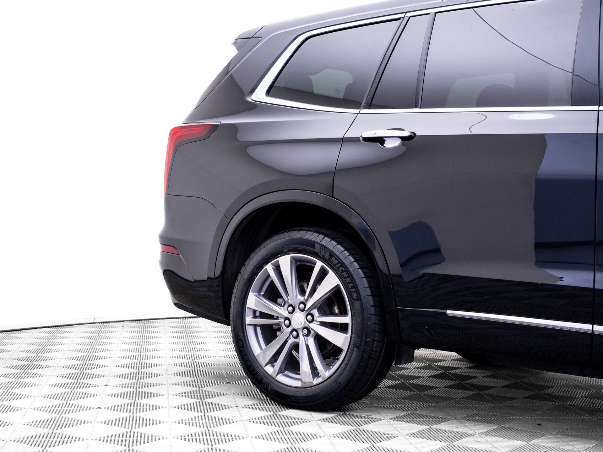 Certified 2023 Cadillac XT6 Premium Luxury AWD/4WD image 38