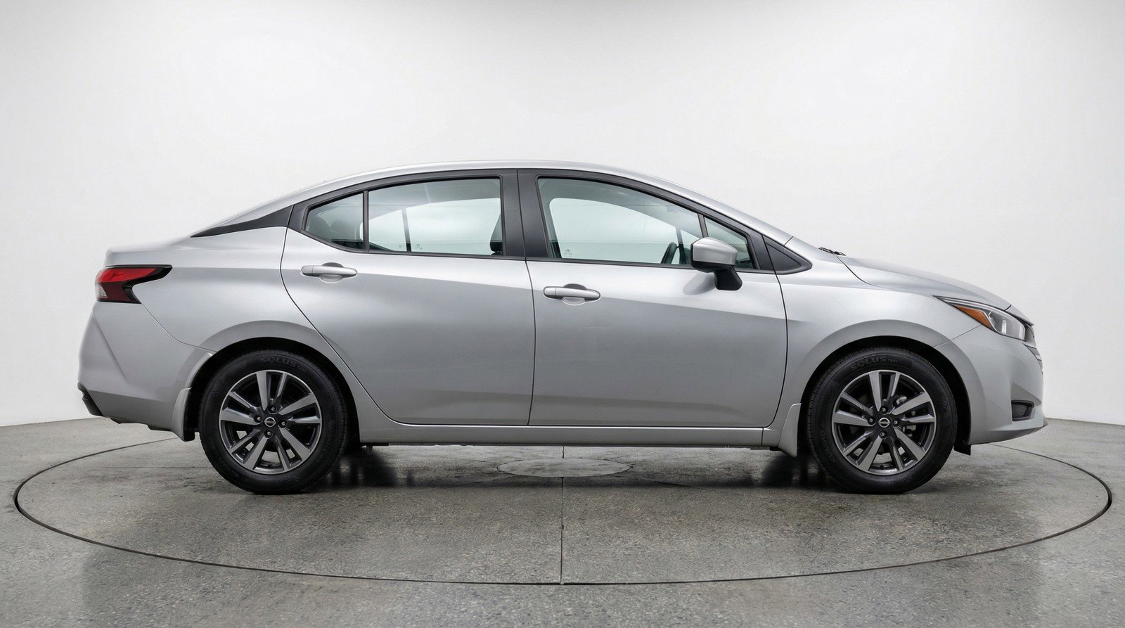 Used 2025 Nissan Versa SV FWD image 11