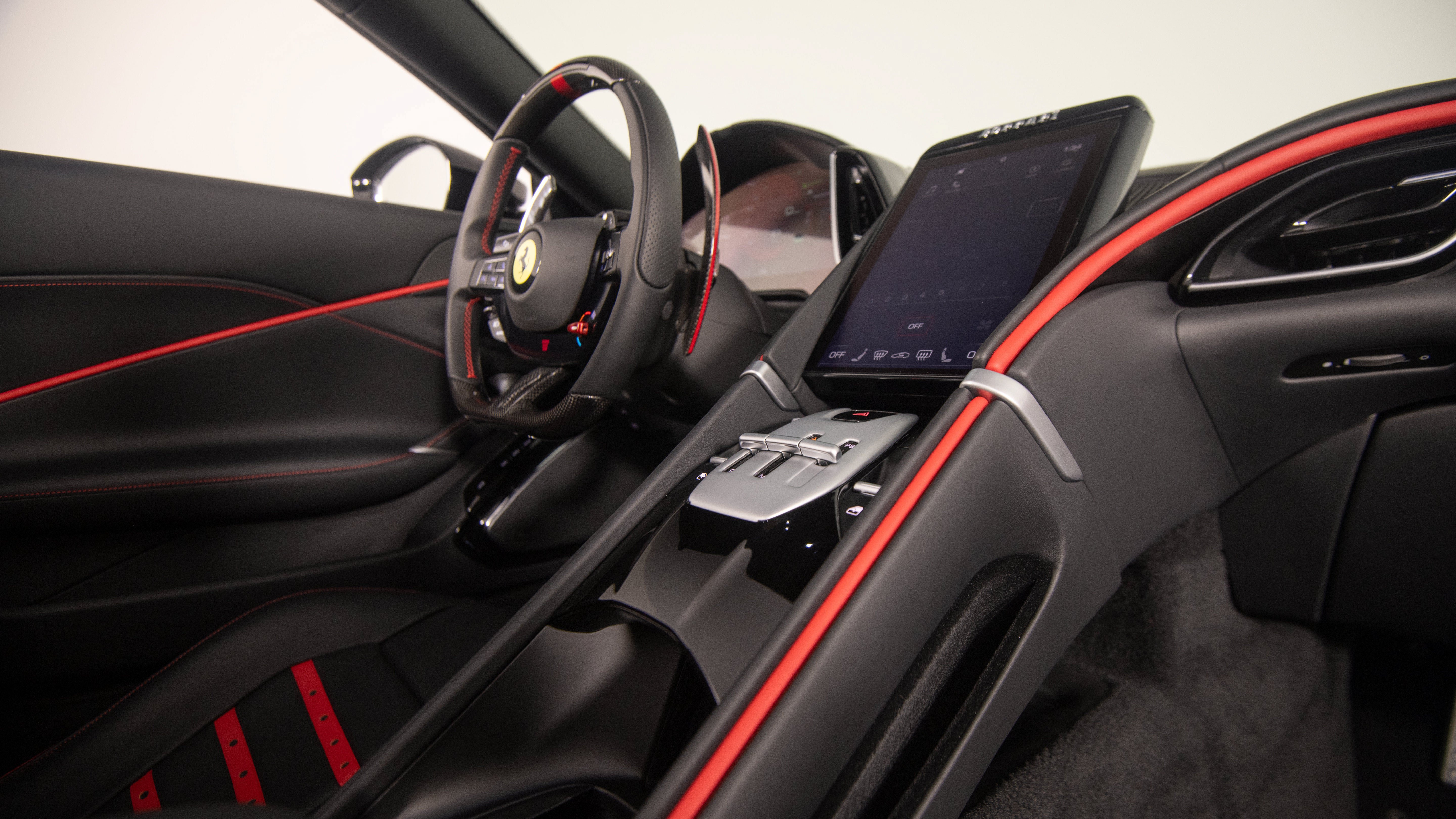 Used 2026 Ferrari Roma Spider RWD image 31