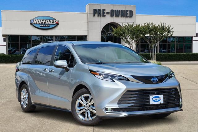Used 2023 Toyota Sienna Platinum
