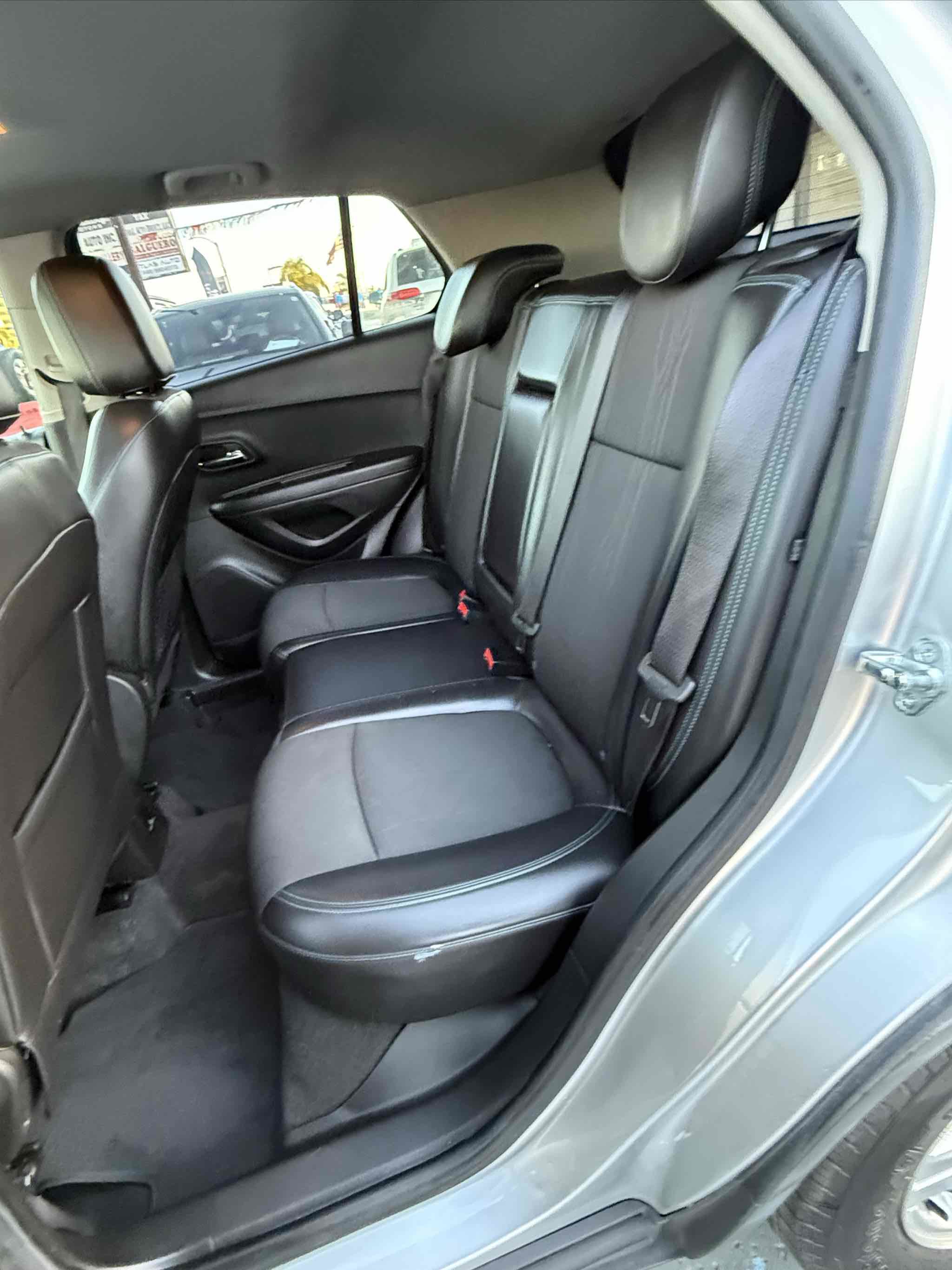 Used 2015 Chevrolet Trax LT w/ LT Sun and Sound Package FWD image 13