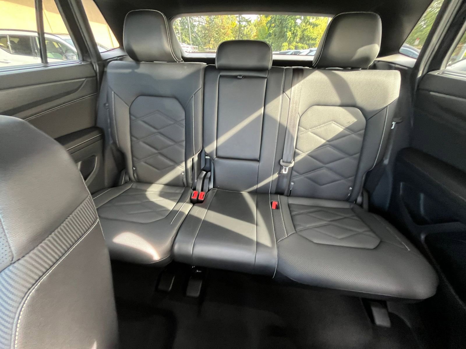 Used 2025 Volkswagen Atlas Cross Sport SE image 38