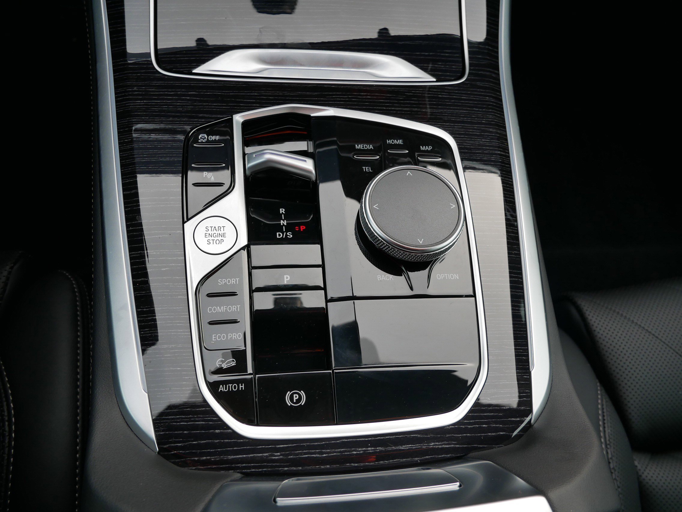 Used 2026 BMW X5 xDrive40i w/ M Sport Package image 24