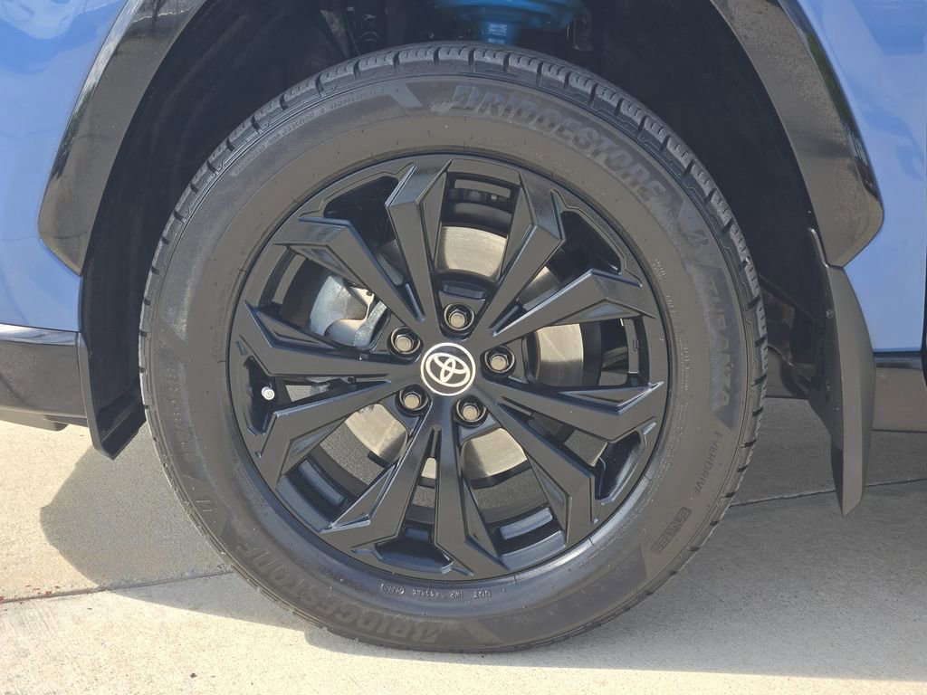 Used 2025 Toyota RAV4 XSE w/ Advanced Technology Package image 14
