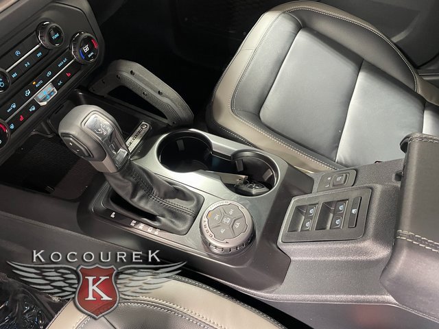 New 2025 Ford Bronco Outer Banks w/ Sasquatch Package image 17