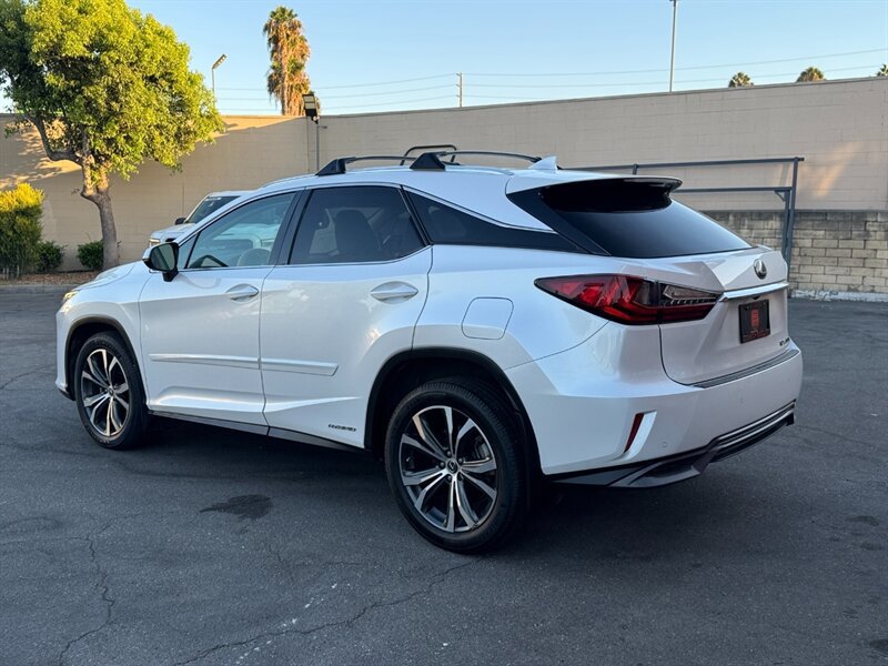 Used 2018 Lexus RX 450h AWD w/ Premium Package image 11