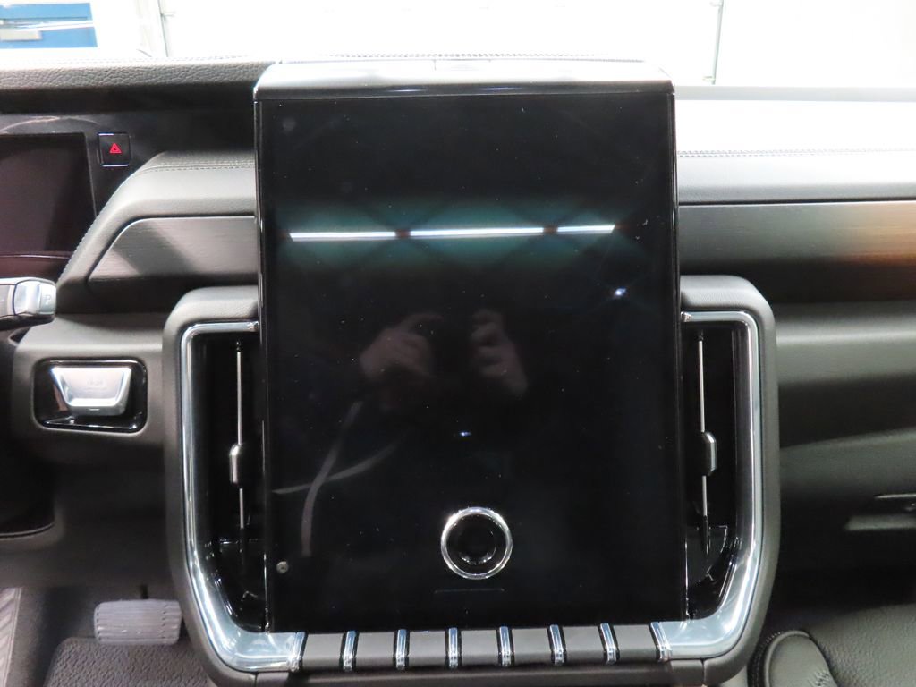 Used 2025 GMC Yukon Denali w/ Sun & Power Step Package image 52