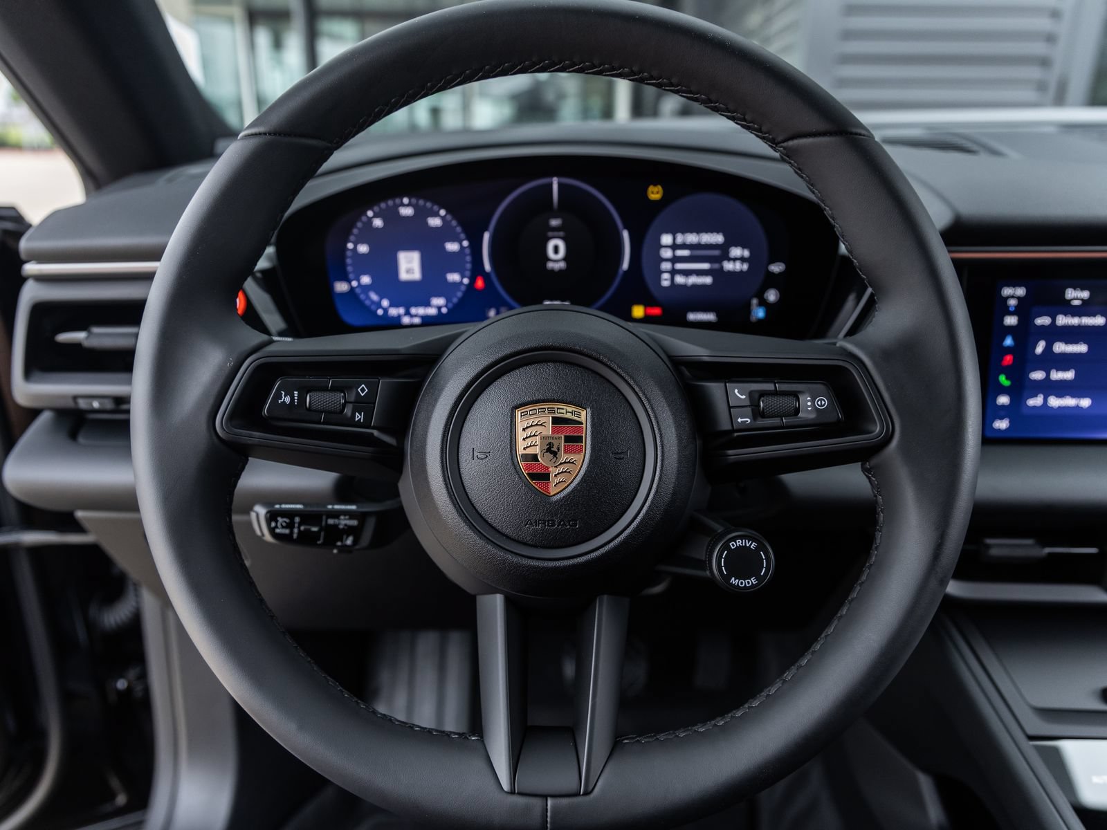 Certified 2025 Porsche Macan Electric RWD image 28
