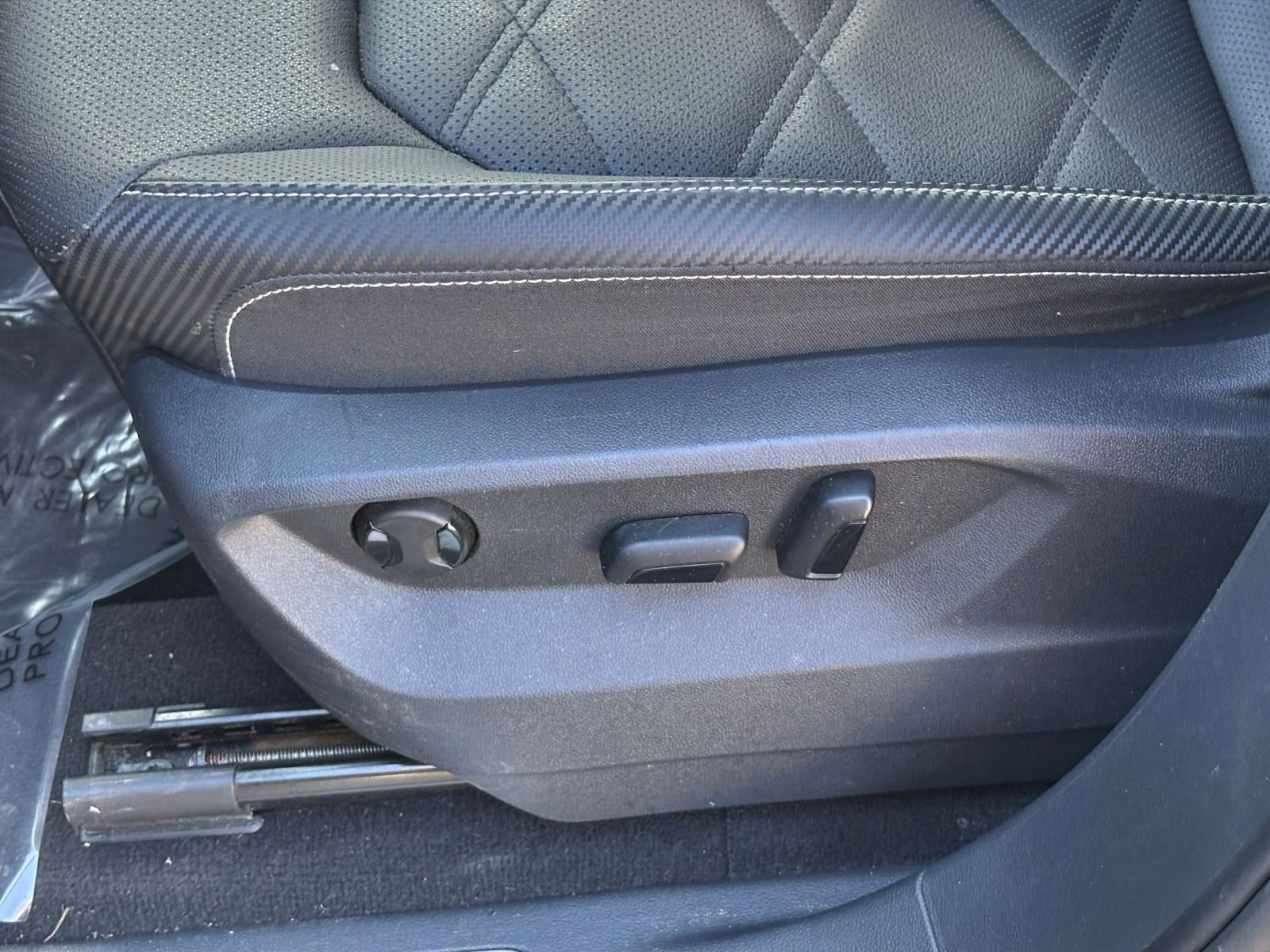 Used 2025 Volkswagen Atlas Cross Sport SE image 24