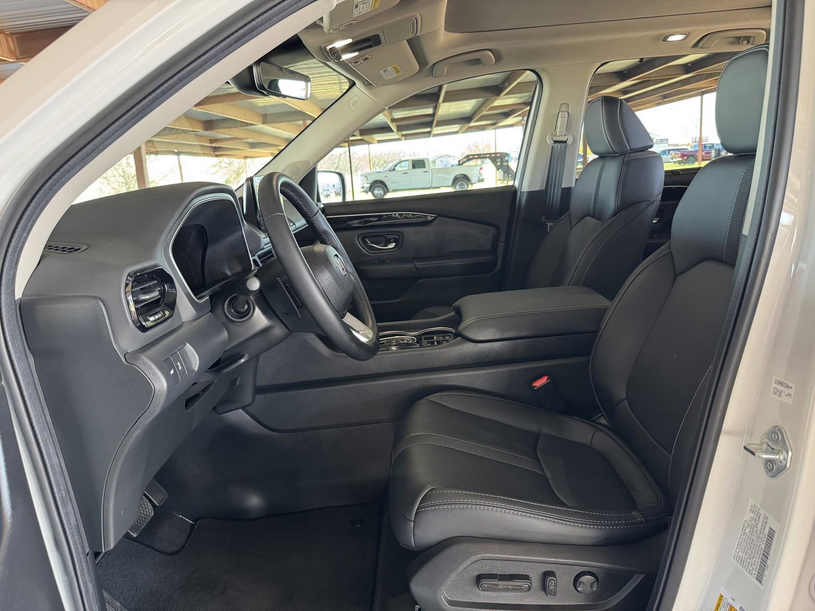 Used 2025 Honda Pilot Touring image 25
