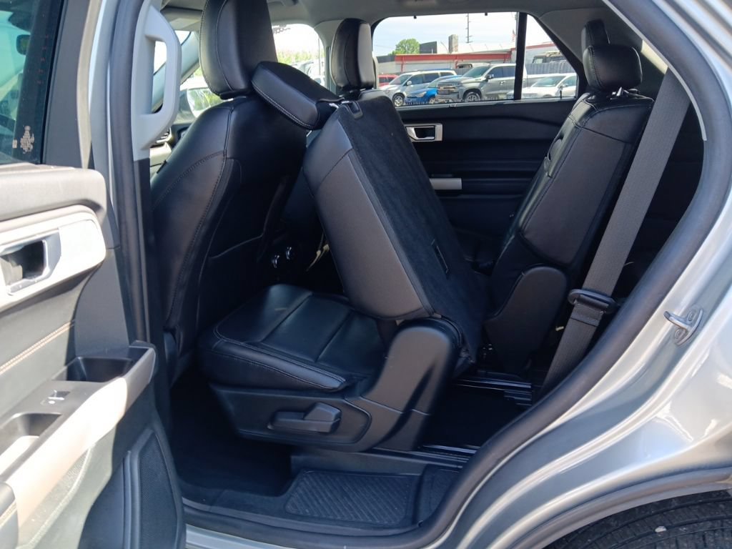 Used 2023 Ford Explorer Limited AWD/4WD image 30