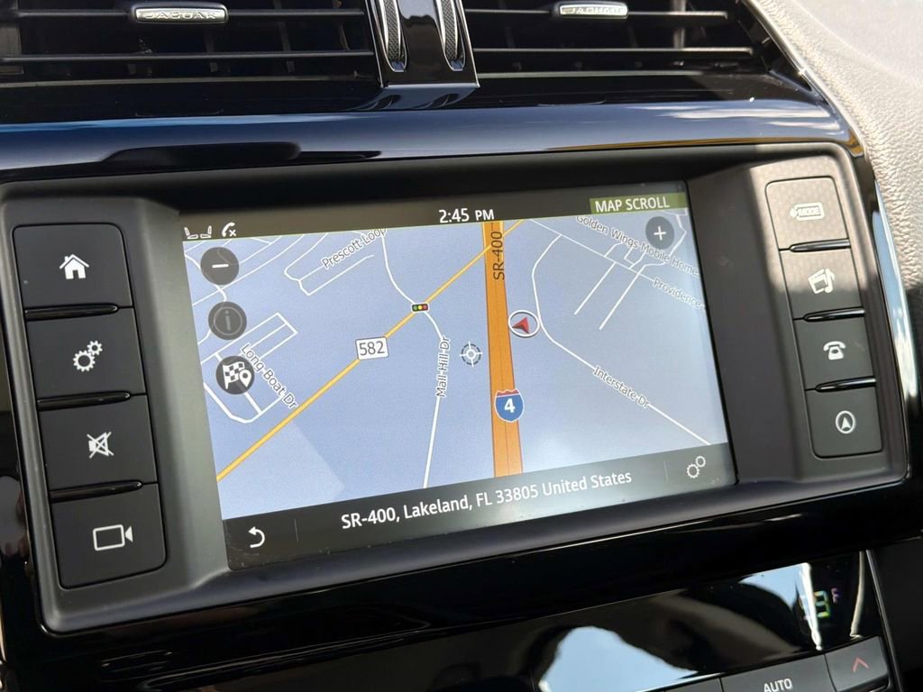 Used 2017 Jaguar XE Premium RWD image 23