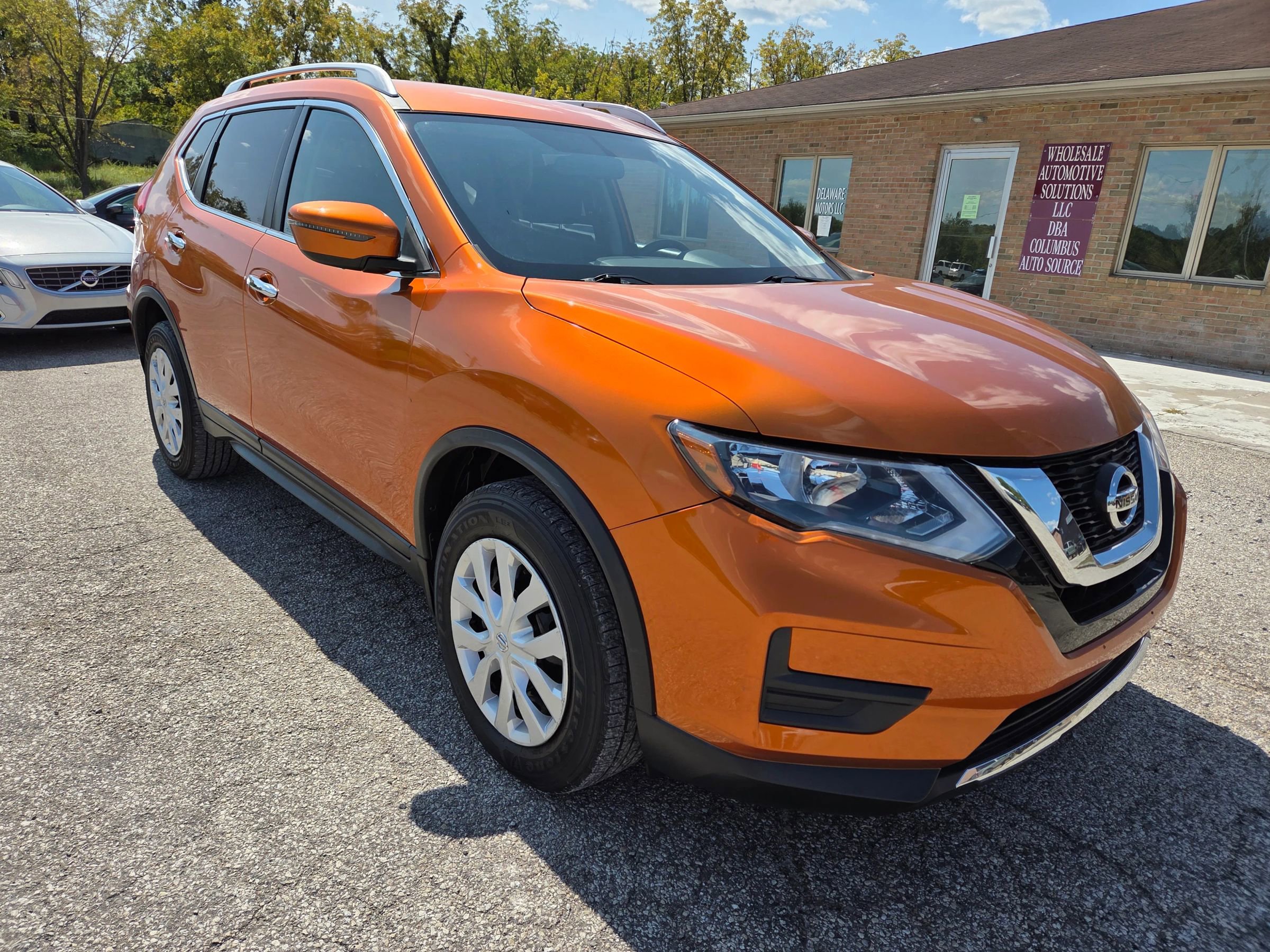 Used 2017 Nissan Rogue S w/ S Appearance Package AWD/4WD image 3