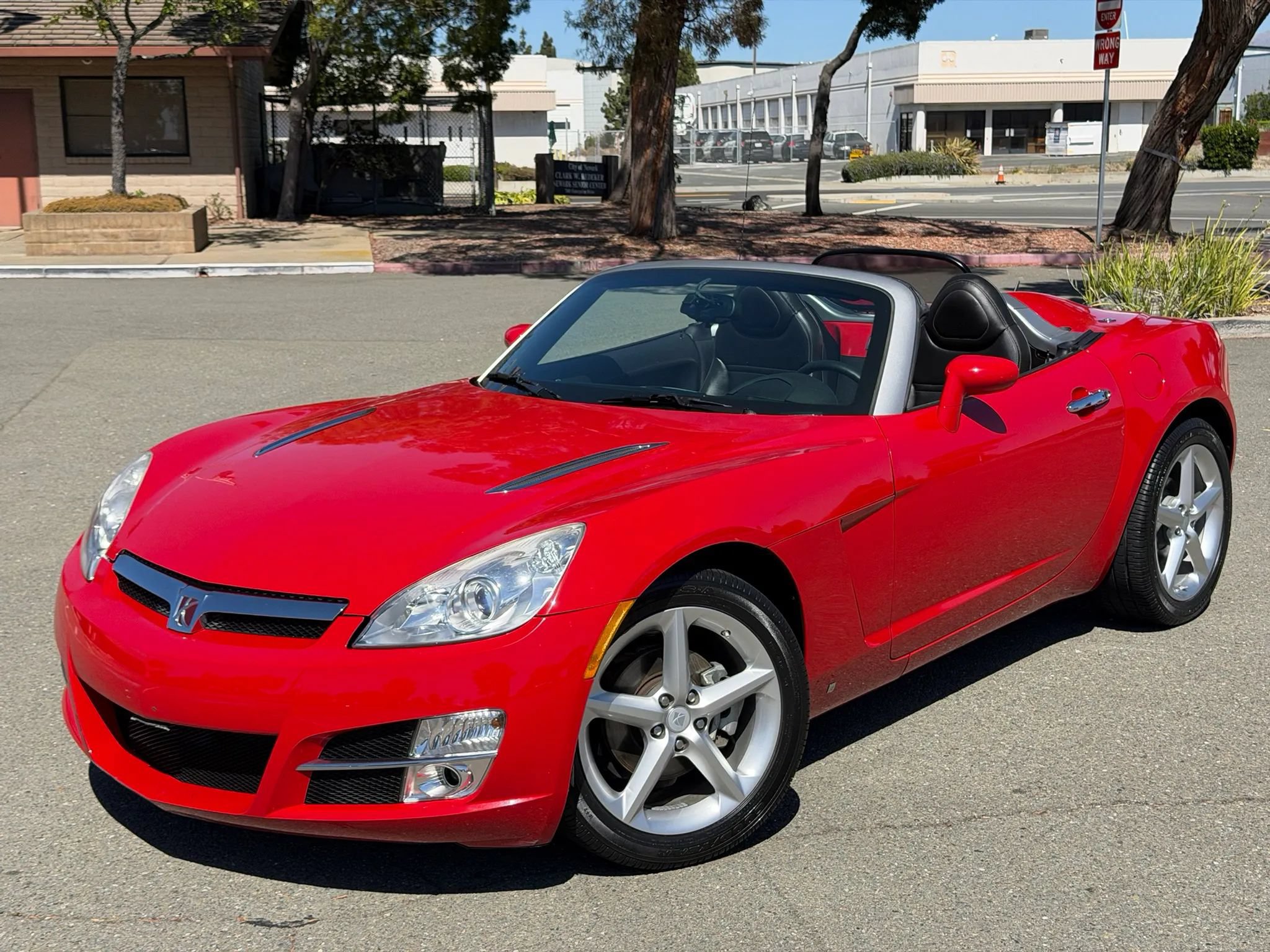 Used 2008 Saturn Sky w/ Premium Trim Package