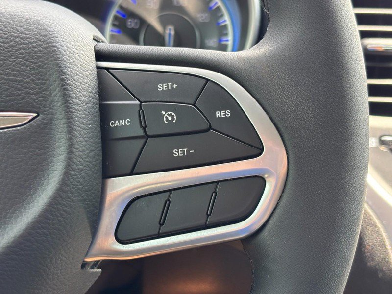 Used 2023 Chrysler 300 Touring RWD image 21
