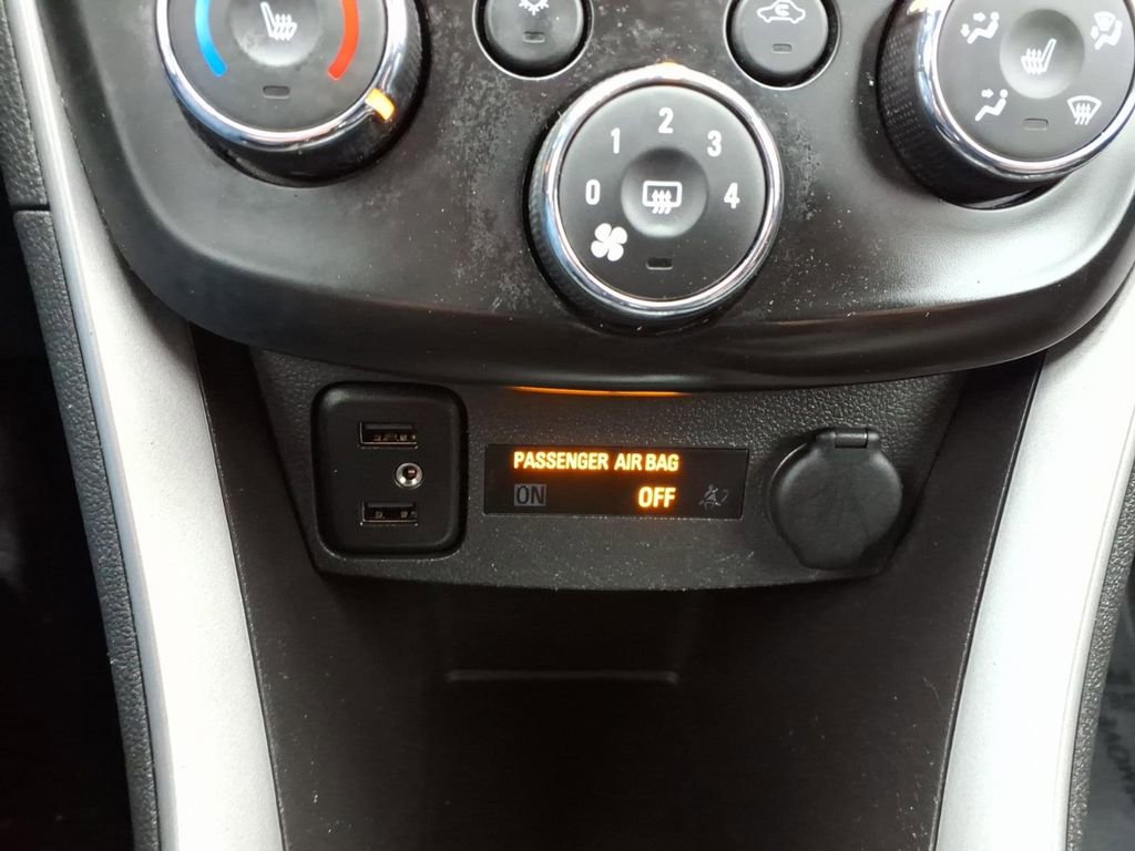 Used 2021 Chevrolet Trax LT w/ Premium Seat Package image 12