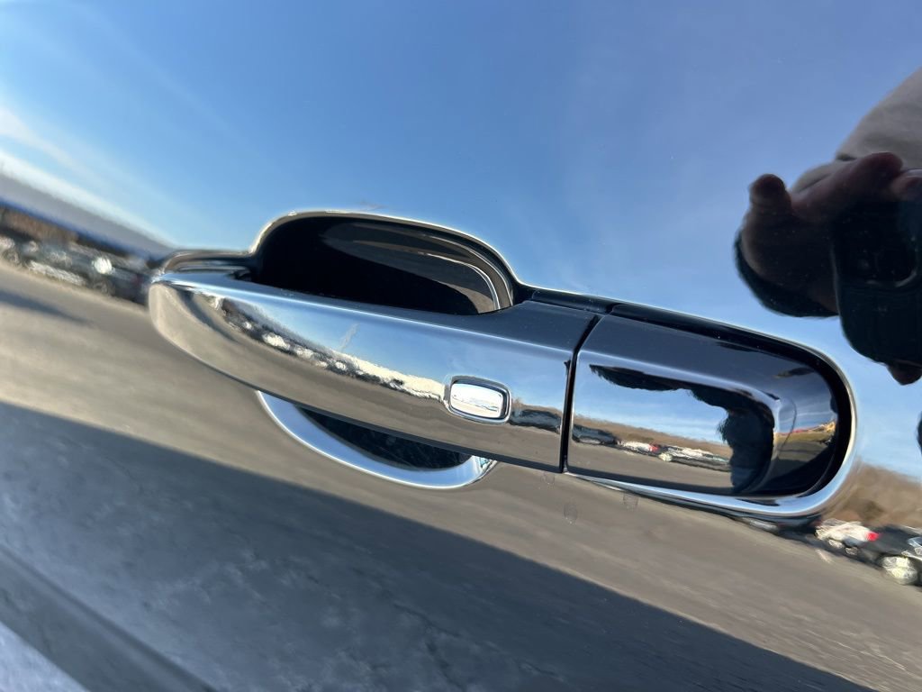 Used 2023 Chevrolet Camaro LT w/ Technology Package image 14