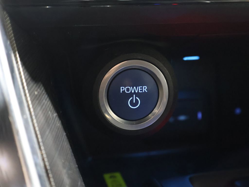 Used 2022 Toyota Venza XLE image 26