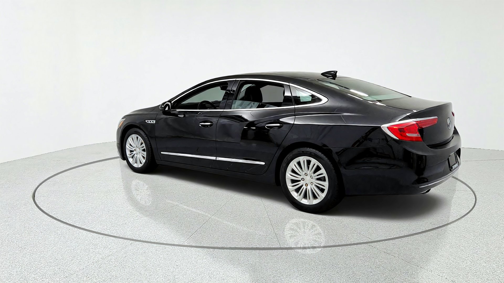 Used 2019 Buick LaCrosse Essence w/ Sun and Shade Package FWD image 3