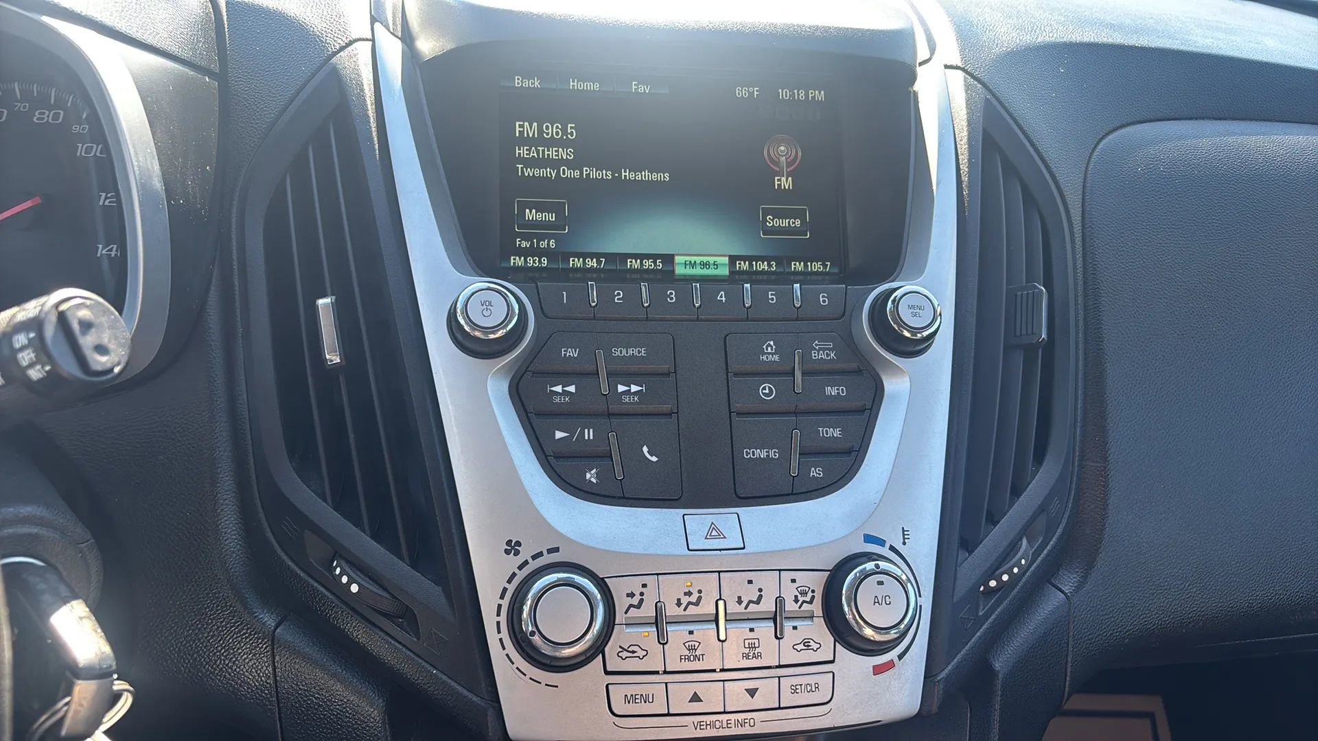 Used 2017 Chevrolet Equinox LS FWD image 22