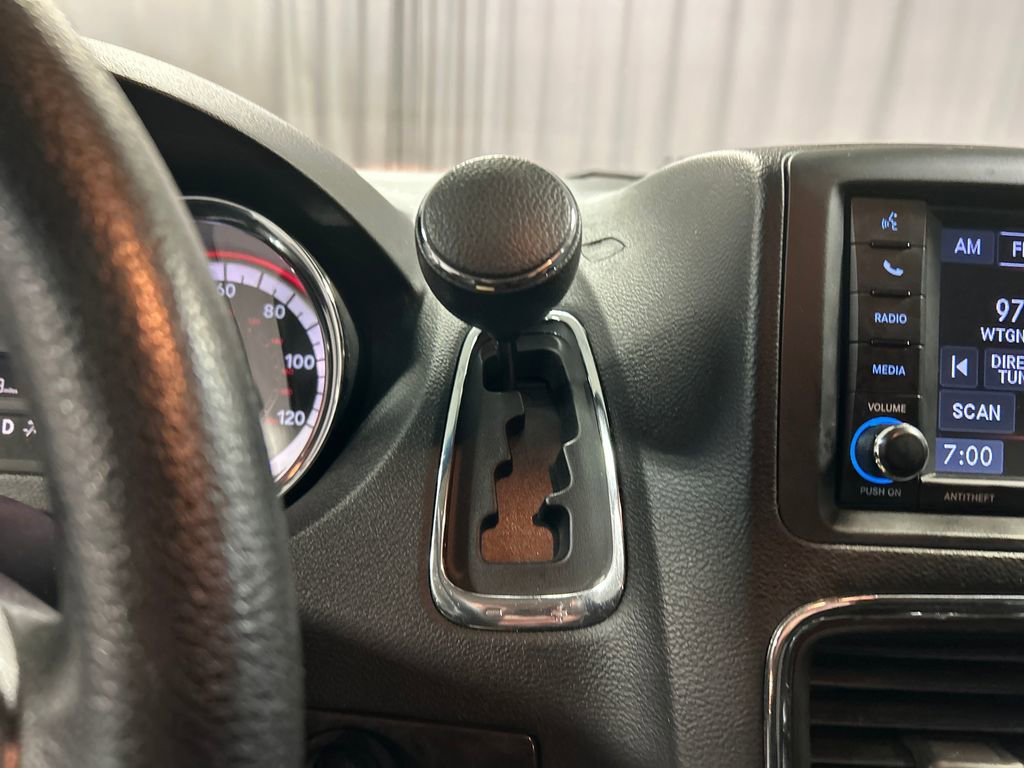 Used 2018 Dodge Grand Caravan SE w/ UConnect Hands-Free Group image 19